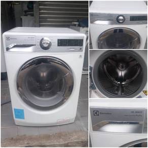 Electrolux 2in1 front load hot washer dryer 9/6,kg