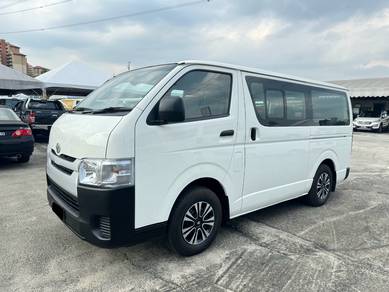 Toyota HIACE WINDOW VAN 15 SEAT FULL SERVICE