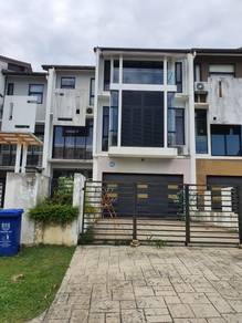 Exclusive 3 Storey House @ Mapple Terrace Denai Alam Near Shah Alam
