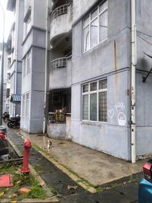 Kiambang Apartment