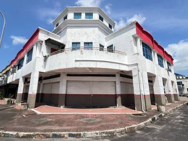 Bandar kluang Corner lot shop lot For Rent/near Sunway Kluang mall