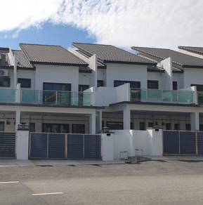 7R+ 5B + 3 living halls,2 ½ storey , Below market price , Seremban,N.S