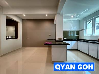 Concrete &newly renovated- 2 sty terrace-Island Glades Park Greenlane