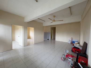 Apartment ( Lif ) Putra Ria 1031sf ( CORNER ) walk to MRT Station