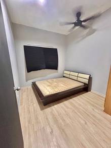 FULLY FURNISHED FREEHOLD Lakefront Homes Condo Cyberjaya for SALE