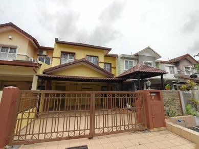 2-storey link house with extended renovation for sale in Subang Jaya