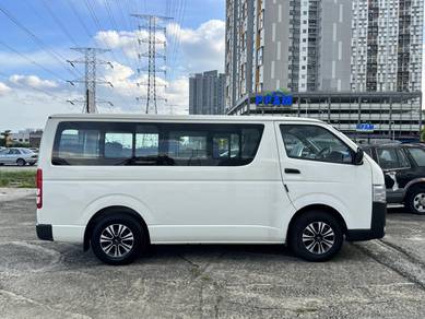 Toyota HIACE WINDOW VAN - LOW ROOF FULL LOAN