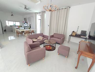 La Promenade  Double Storey Quadrant House For Sale