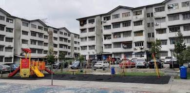 Bandar Sri Damansara , Sri Cempaka apartment - Ground Floor - near MRT