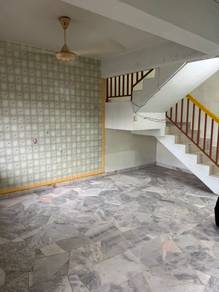 Double storey menjalara 62b kepong freehold more parking