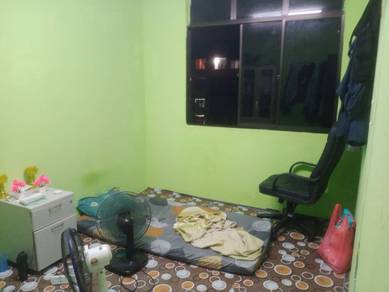 Taman Putri Cengal Flat, (2 bedroom)(full loan)(cash back 20k)