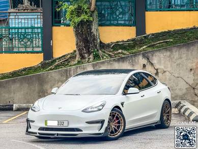 Tesla Model 3 L/Range Performance A/Pilot AccBoost