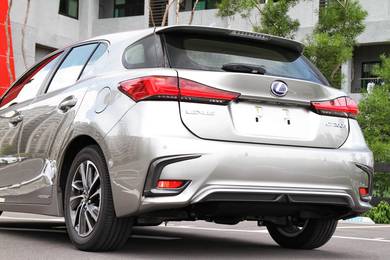 Lexus CT200 Bodykit Rear Bumper F Sport Facelift