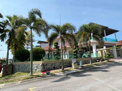 Fully renovated luxury double storey bungalow in Mont jade for sale