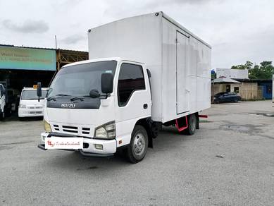 ISUZU NPR 71 14ft Luton/Kotak