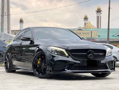 Mercedes Benz C300 Airmatic 2.0 AMG (A) c 63