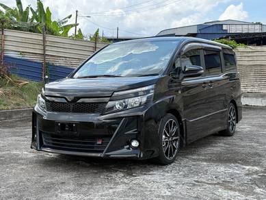 Toyota VOXY GR 2.0 KIRAMEKI (A)