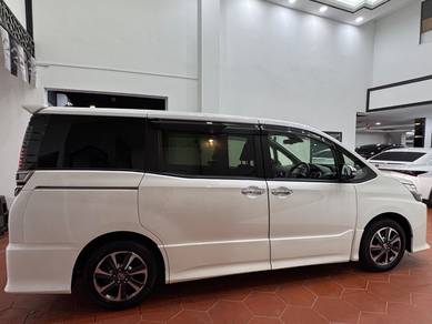 Toyota VOXY 2.0 ZS KIRAMEKI 3 in White MPV