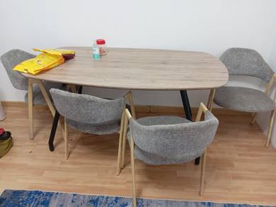 4 Seater Wooden Design Table TD346