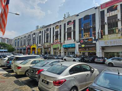 4.5 storey shop (WITH LIFT & BELOW MARKET PRICE)