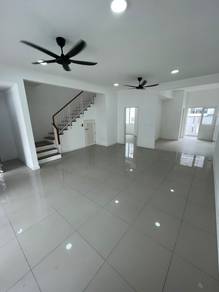 Garland 2 Residence Kota Emerald 2 Storey For Rent !!!