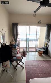 Spacious BALCONY room, Walk 7-9mins to Connaught MRT, HiSpeed Wi-Fi