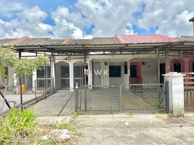 Rumah Teres Di Bandar Pasir Tumbuh