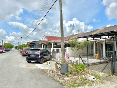 Rumah Teres Di Bandar Pasir Tumbuh