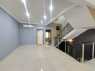 2.5 Storey Nusa Idaman Desa Putra Kajang house