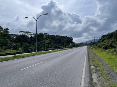 33.5 Mile Kuching-Serian Pan Borneo Highway first lot agriculture land