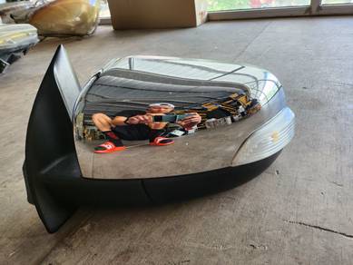 Ford ranger t8 side mirror