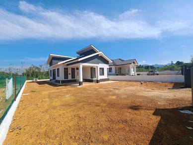 BANGLO LAWA TANAH LUAS TEPI JALE Machang-Kuala Krai