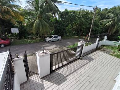 2sty Corner 52x75 Extra Land 2500sq.ft at Tmn Minang Cheras Freehold