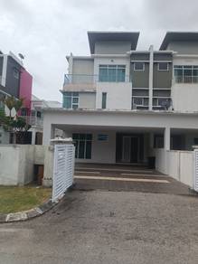 Rumah Seni D 2½ Tingkat Guarded Taman Setia Residen Sitiawan Perak