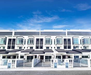 Vista Paramount, Sect. 22, P.J. - New 3 Storey Terrace House