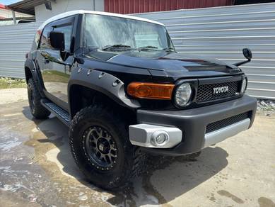 Toyota FJ Cruiser 4.0 (AT)