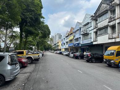 Subang jaya,2.5sty light industrial factory facing m/road limited unit