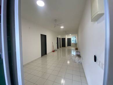 Bukit Raja Inang Townhouse 3 Bilik 2 tandas Basic Unit - FOR RENT