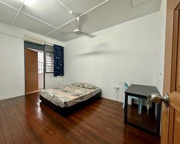 Aircon room 3rd miles Jalan Rock near Timberland