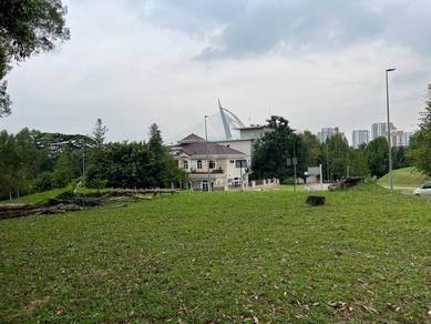 [BUNGALOW LAND PRESINT 8 CORNER  5 MIN WALK TO PUTRAJAYA LAKE]For Sale