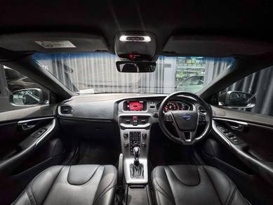 Volvo V40 2.0 T5 R-DESIGN FACELIFT (Free SVC)