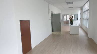 Renovated Corner 1st floor Shop Office-Taman Bayu Perdana @ Klang-15/4