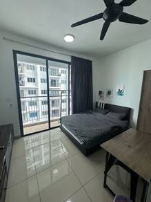 Low depo Balcony Room @The Henge Kepong Short Walk to MRT Metro Prima