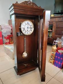Grandfather clock three-hole key
