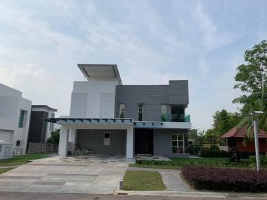 East Ledang - Bungalow House