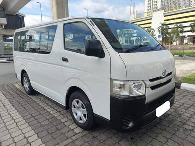 Toyota Hiace Window 2.5 (M) Van 14Seat