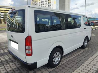 Toyota Hiace Window 2.5 (M) Van 14Seat