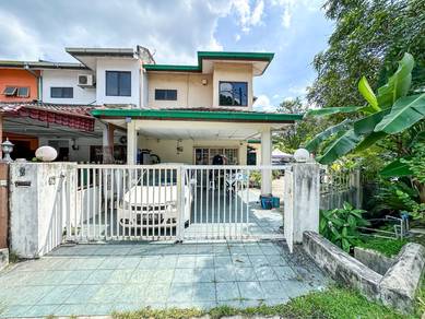 CORNER LOT RENOVATED Double Storey Taman Desa Serdang Seri Kembangan