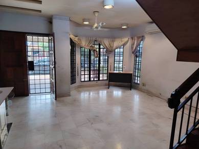 Bandar Sunway Corner Lot Double Storey Terraced 4R3B for Rent!!