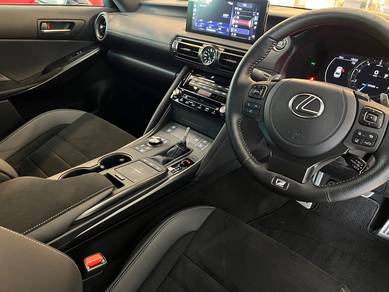 Lexus IS300 2.0 Turbo F-SPORT MODE BLACK III